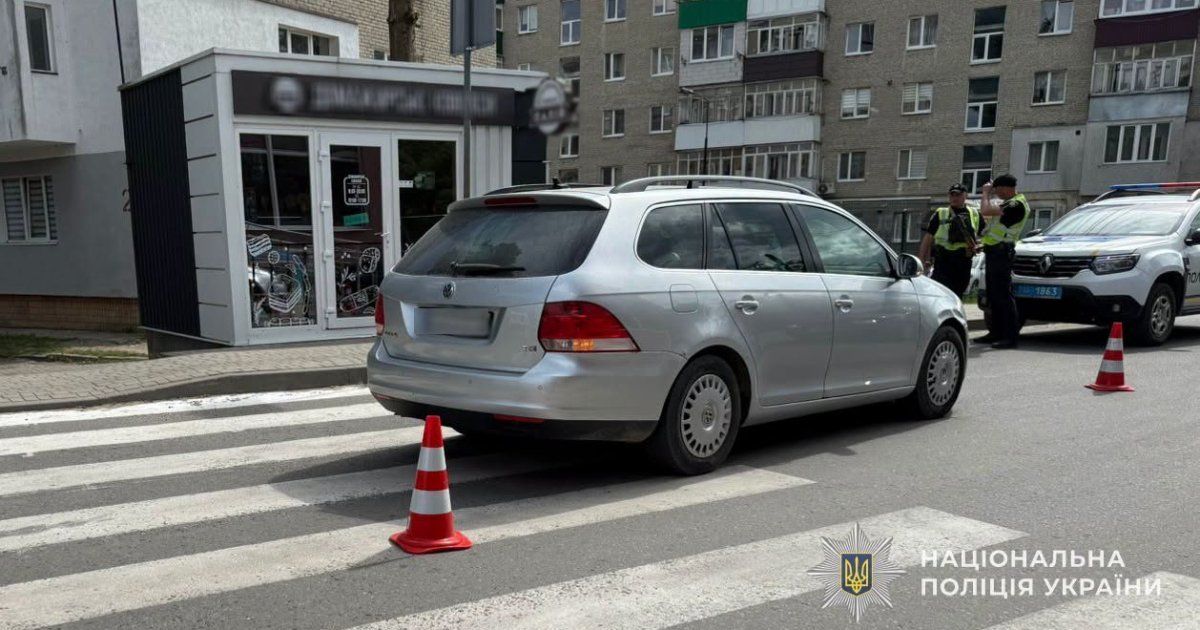 У Яворівському районі водій Volkswagen на пішохідному переході травмував 11-річного хлопчика