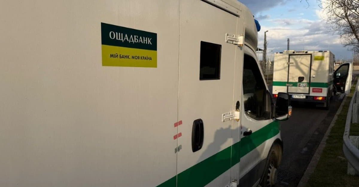 Угорщина передала кошти та золото, Берлін скасував відзначення "Дня перемоги", а діпфейк Мелоні став темою обговорення - основні новини дня