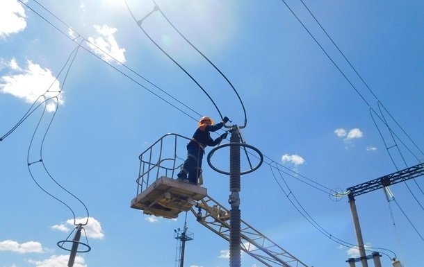 Укренерго оголосило про відключення електроенергії в п’яти областях України