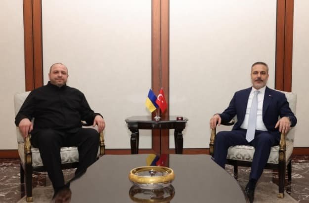 Умєров провів переговори з міністром закордонних справ Туреччини в Анкарі