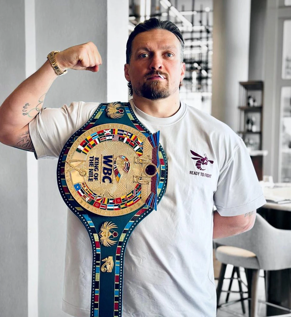 Усик провів зустріч з президентом WBC напередодні бою з Верховеном