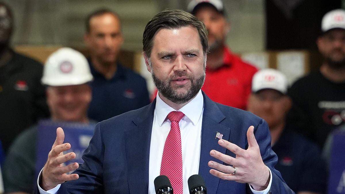 Венс прокоментував присутність американських військ у Польщі