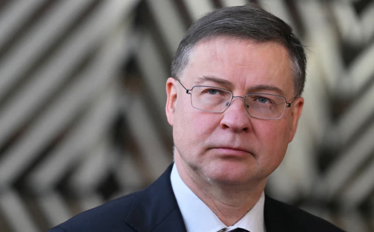 Єврокомісар висловив незадоволення щодо послаблення США санкцій проти російської нафти