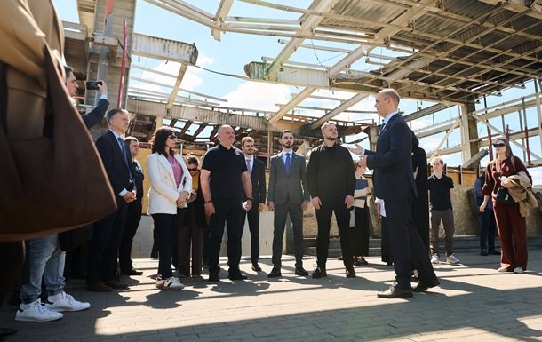 Європейські дипломати ознайомилися з наслідками російської атаки на вокзал у Фастові