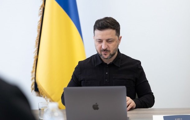 Зеленський обговорив ключові питання з Кіром Стармером, Еммануелем Макроном та Хосе Мерцом