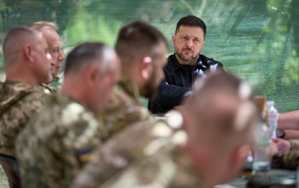 Зеленський оголосив про створення Ставки після візиту на фронт