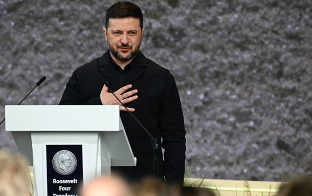 Зеленський підписав указ про проведення параду в Москві