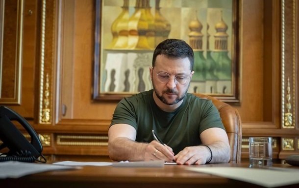 Зеленський вручив почесну відзнаку "Місто-рятівник" представникам кількох іноземних міст