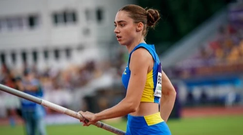 Бельченко встановила новий юніорський рекорд України у стрибках з жердиною