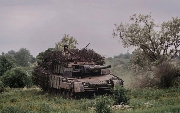 Генштаб: Російські війська активізували наступальні дії на 11 напрямках