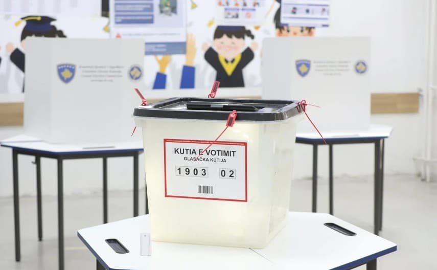 Косово проводить дострокові парламентські вибори вперше за півтора року