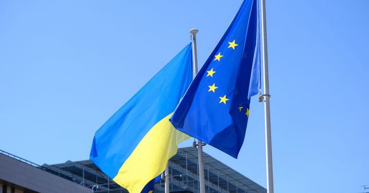 Київ реагує на запити Угорщини, США скорочують військові постачання з ЄС, Польща висловлює претензії до України: основні новини дня