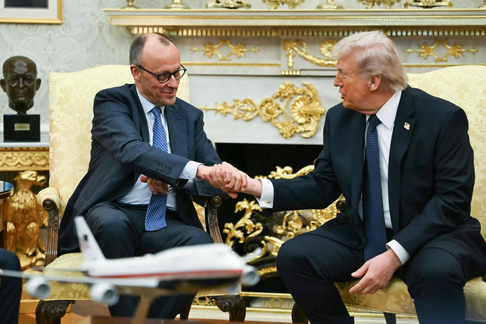Мерц планує подарунок Трампу до дня народження