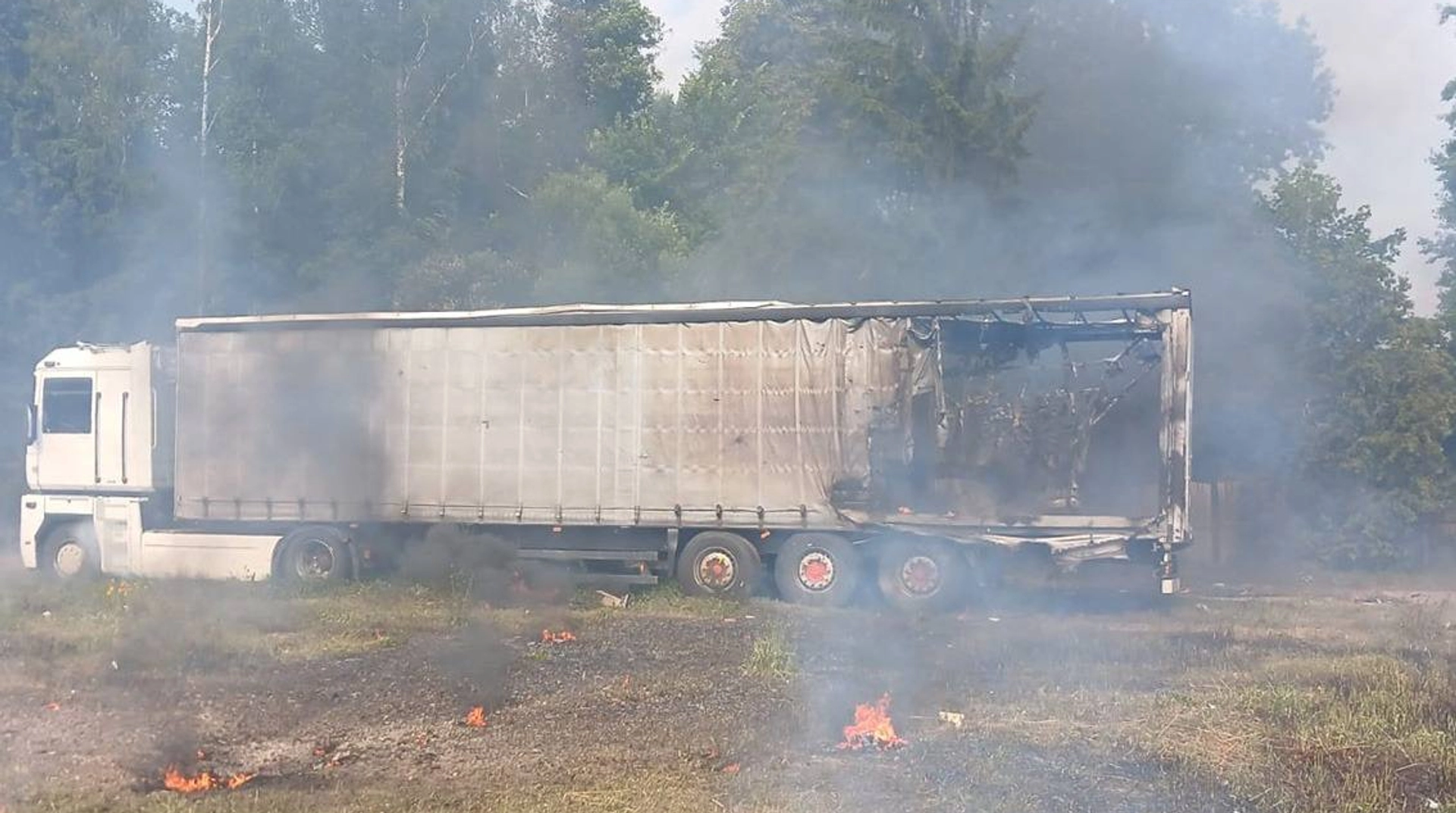 На Чернігівщині російські війська обстріляли деревообробне підприємство та автозаправну станцію