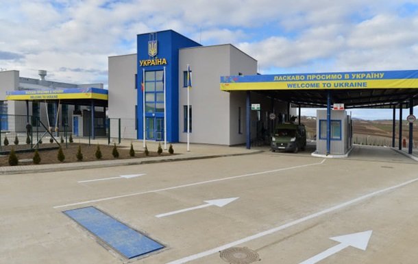 На кордоні з Румунією запроваджено додаткові маршрути для автобусів