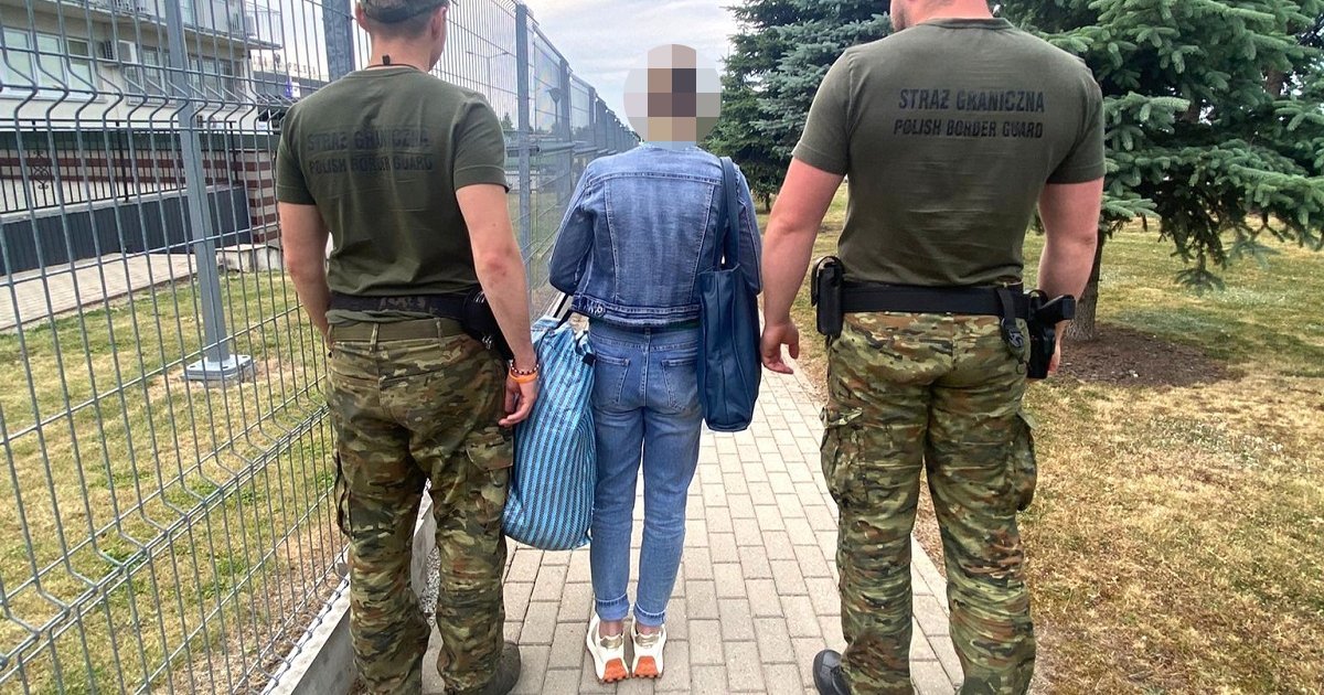 На Львівщині депортували 45-річну українку через порушення закону в Польщі