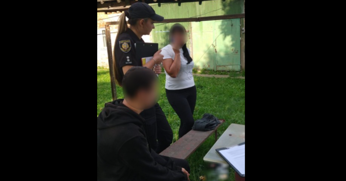 На Львівщині судять трьох школярів за знущання над хлопцем з інвалідністю