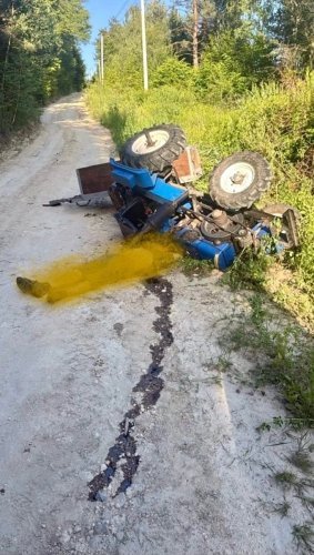 На Львівщині унаслідок перекидання мототрактора загинув 62-річний чоловік