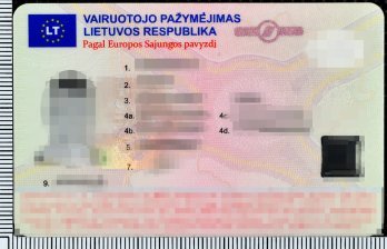 На Львівському кордоні затримано 19-річного українця з підробленими водійськими правами