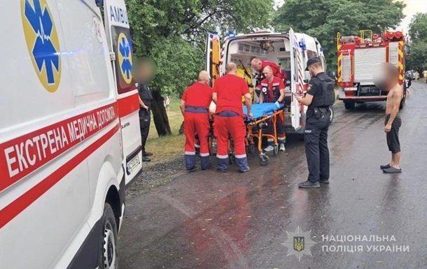 На Волині семеро осіб втратили свідомість внаслідок влучання блискавки