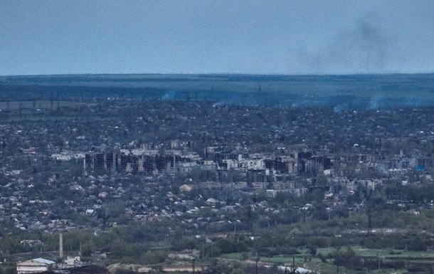 Наступальні операції: Міські бої за контролю в Костянтинівці
