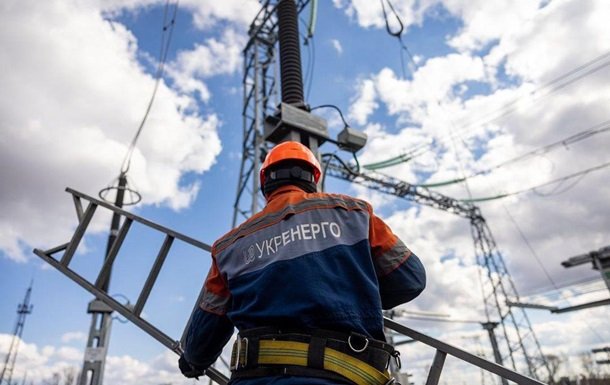 Нові відключення електроенергії: деталі для шести областей України