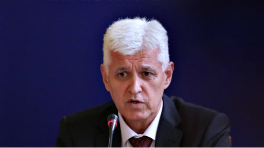 Новий уряд Болгарії оголосив про припинення військової допомоги Україні