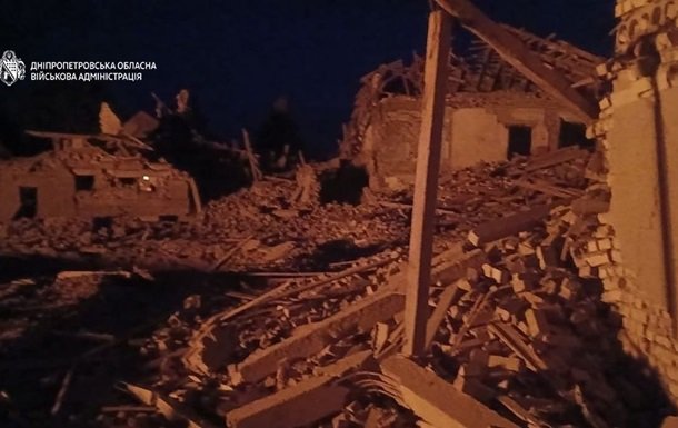 Обстріл Дніпропетровщини: одна загибла та дев'ятеро поранених внаслідок атаки російських військ