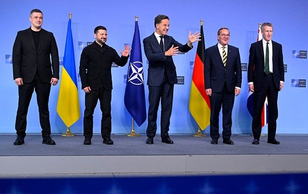 Основні результати зустрічі Рамштайн: нові постачання артилерії, ракет та дронів для України