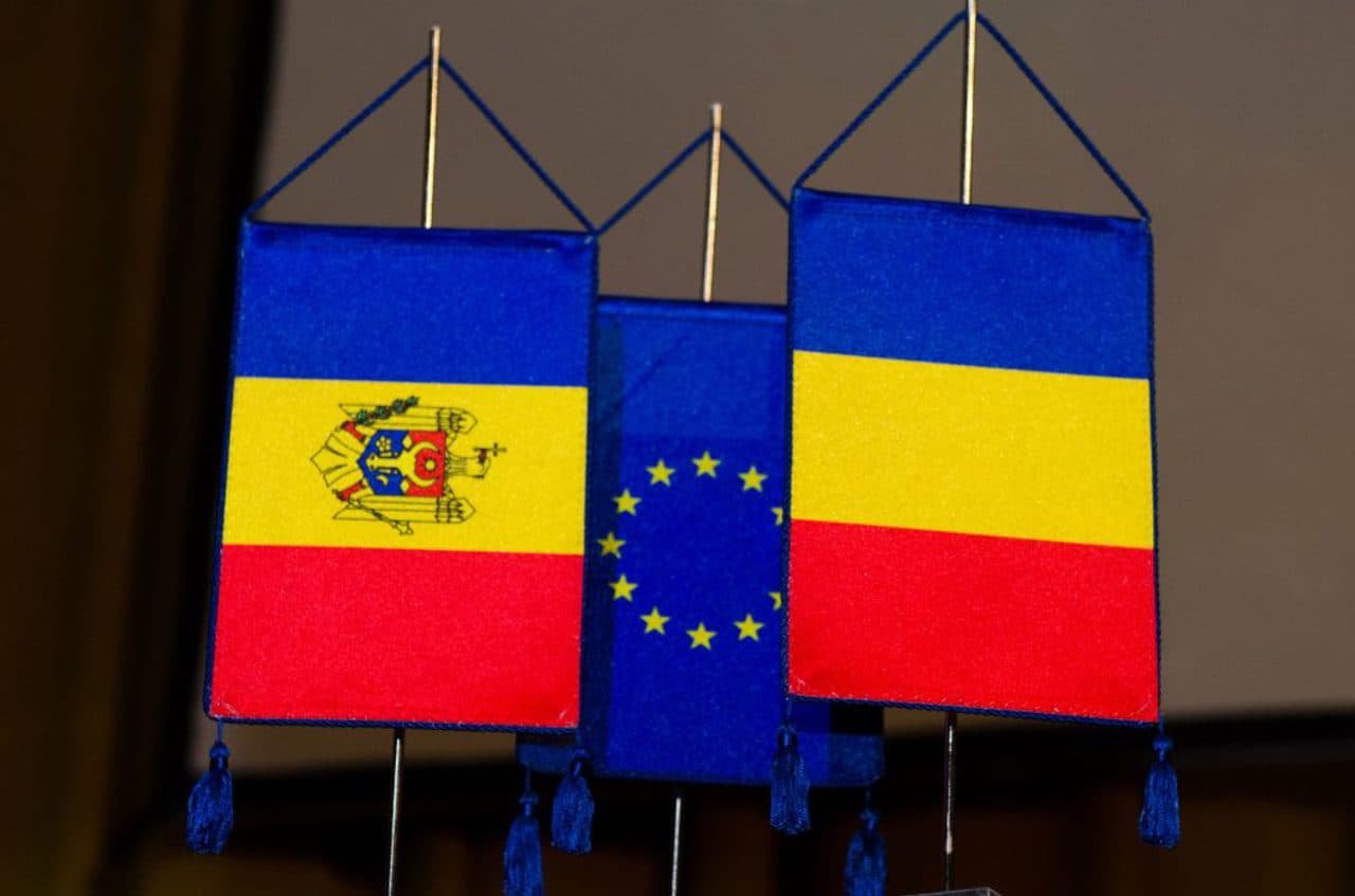 Палата депутатів Румунії затвердила законопроєкт про об'єднання з Молдовою без обговорення
