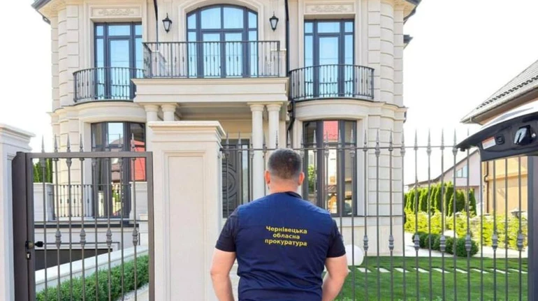 Посадовця земельної служби підозрюють у незаконному збагаченні на 32 мільйони гривень