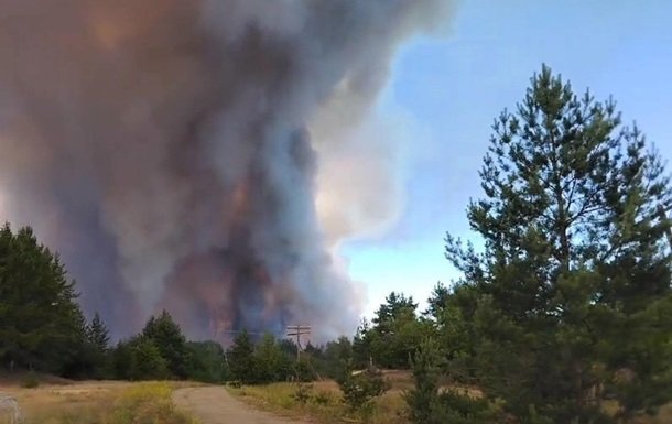 Пожежі знову спалахнули в зоні відчуження Чорнобиля