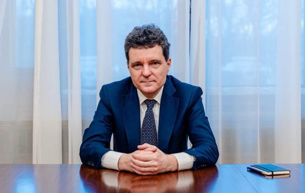Прем'єр Румунії розробив резервний план на випадок непідтримки уряду Томака парламентом