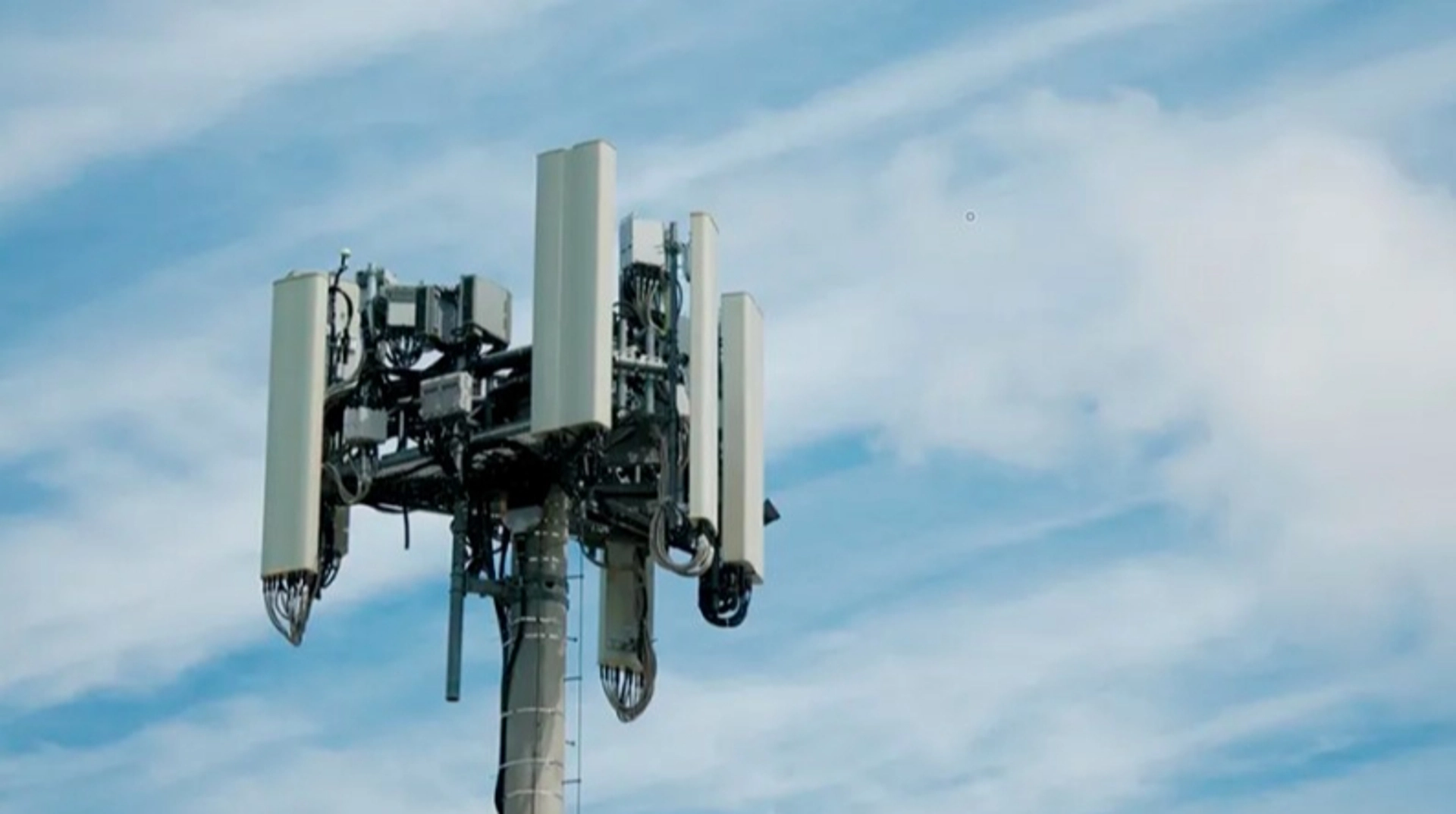 Росія розпочинає впровадження 5G на частотах, що не доступні для більшості громадян країни