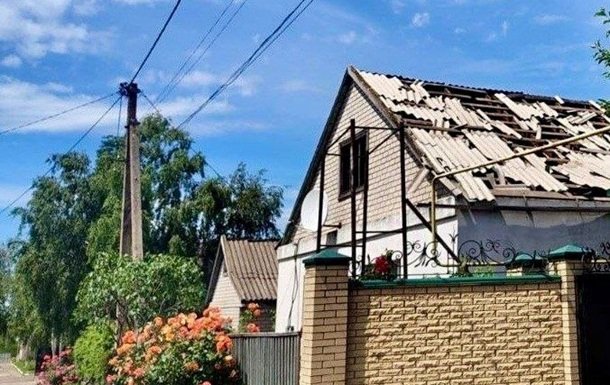 Російська атака на Дніпропетровщину: семеро поранених внаслідок обстрілу КАБом