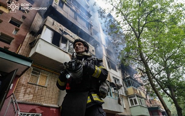 Російська атака на Херсон: загиблі та поранені серед цивільних