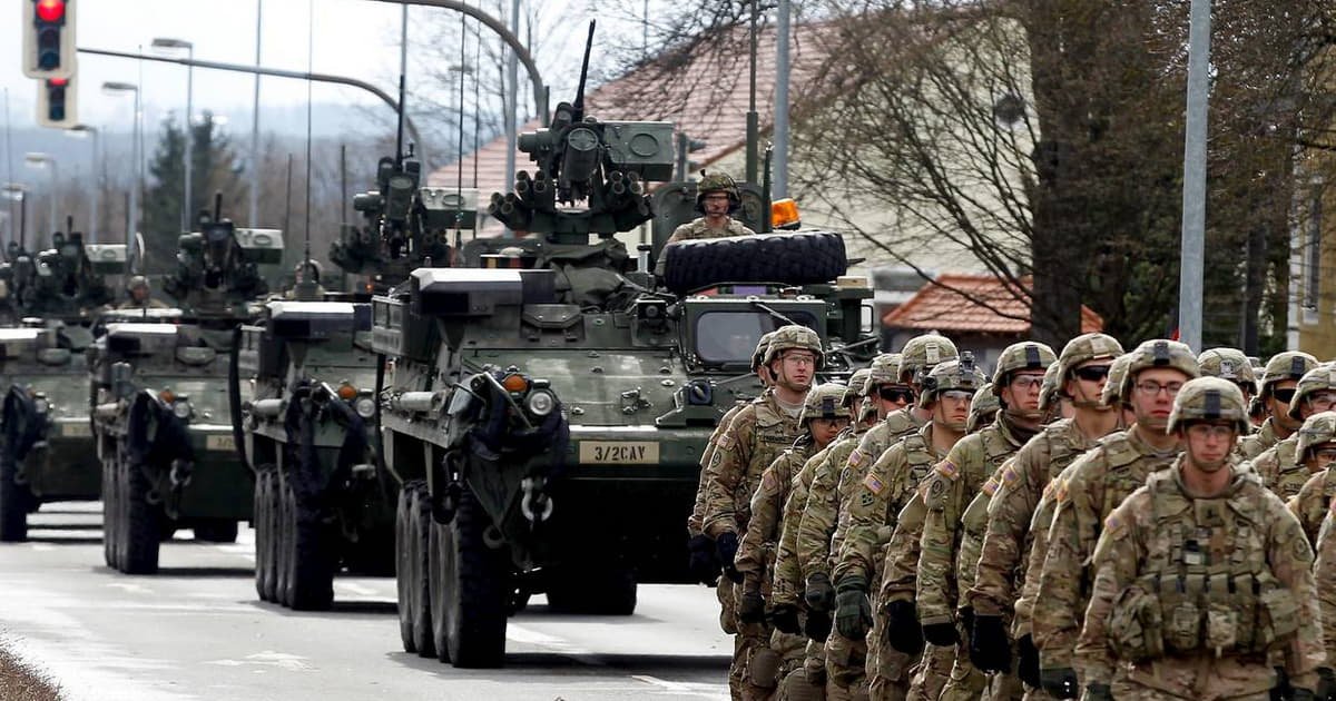 США виводять військових з Литви, Латвія призупиняє торгівлю з Росією, Данія формує новий уряд: головні новини дня
