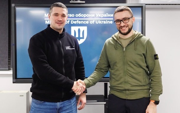 Стерненко оголосив про підготовку операції проти російських сил у Криму