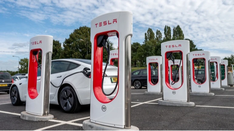 Tesla повернулася на позицію світового лідера ринку електрокарів після року конкуренції