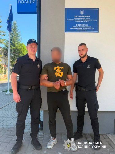 У Дрогобичі чоловіка, який пошкодив меморіал, арештували з заставою 133 тисячі гривень