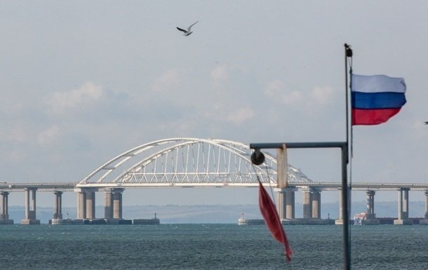 У Керчі прогриміли кілька потужних вибухів: деталі події в соцмережах