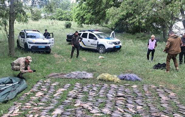 У ході операції "Нерест" правоохоронці вилучили 10 тонн браконьєрської риби