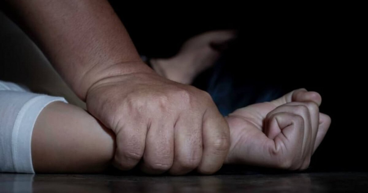 У Львівській області працівника школи затримали за зґвалтування сусідської дитини