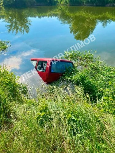 У Львівській області в річці виявлено автомобіль Volkswagen з тілом чоловіка