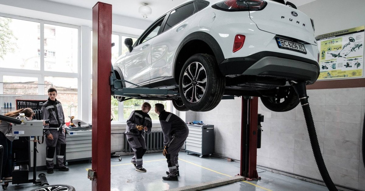 У Львівській області запрацював сучасний центр підготовки автомеханіків в училищі