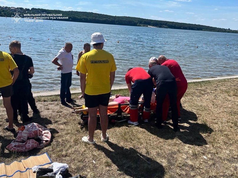 У Тернопільському ставу знайдено тіло 15-річної дівчини: водолази зі Львова провели пошукову операцію