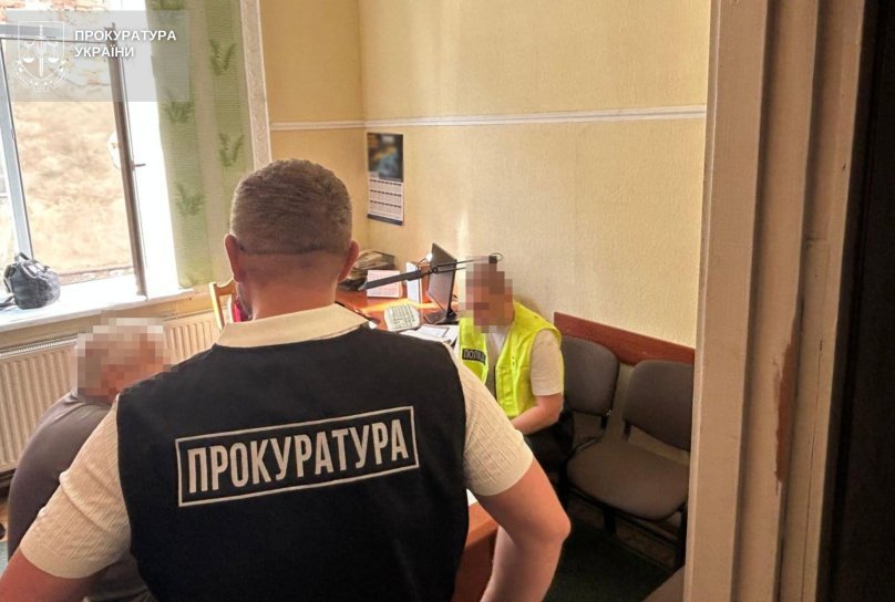 У Золочеві посадовця райспоживспілки підозрюють у здійсненні незаконного будівництва поминального дому