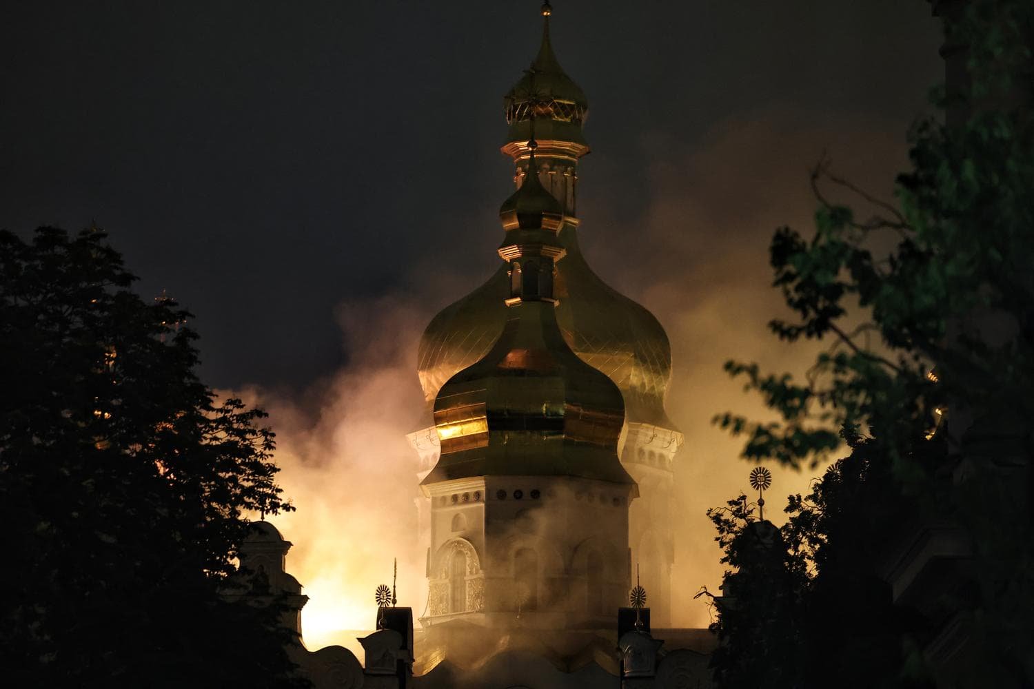 Угорщина висловила засудження російського обстрілу Києво-Печерської лаври