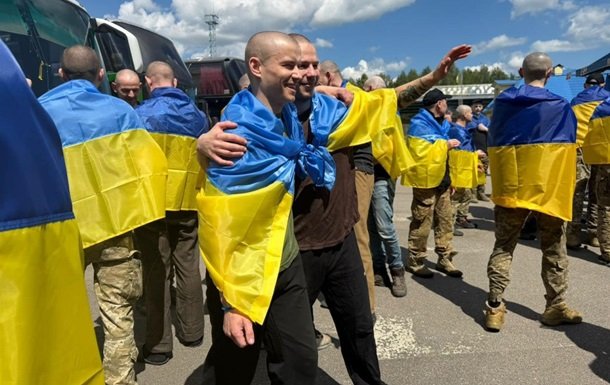 Україна здійснила обмін і повернула з полону 185 військовослужбовців та цивільну особу