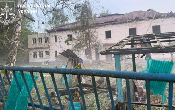 В Чугуєві в результаті обстрілу постраждав дитячий садок, одна особа отримала поранення